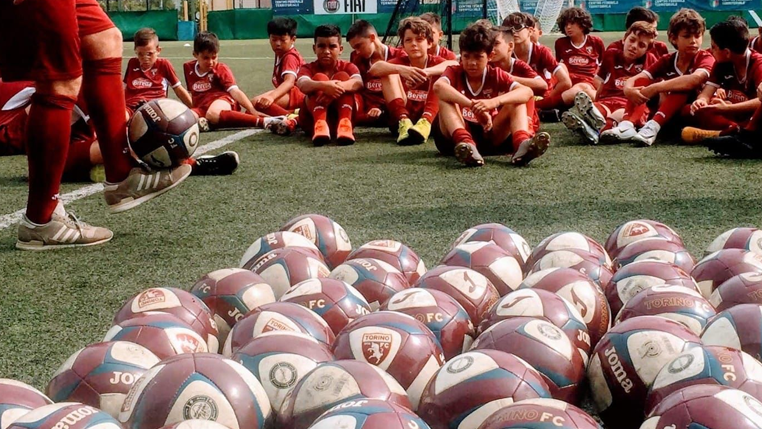 Com quase 100 atletas, staff do Torino FC Academy Brasil faz